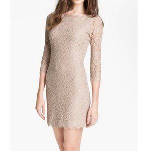 NWT Diane Von Furstenberg Zarita Dress, US 8 Stretch Lace, Lined, Timeless Style